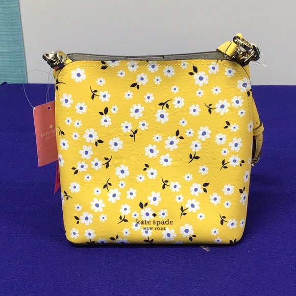 kate spade Handbags - Kate Spade floral hand bag